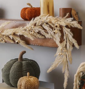 The Lifestyle Edit Autumn Cream Garland