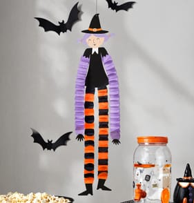 Hallow Scream Honeycomb Witch