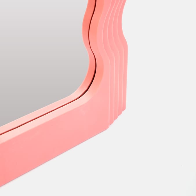 The Kids Edit Wavy Mirror