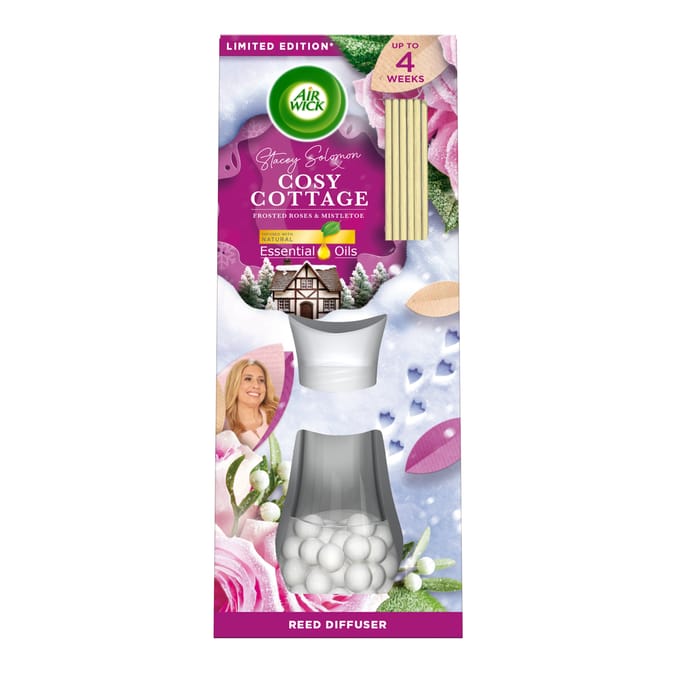 Air Wick Reed Diffuser 3-Pack - Cosy Cottage Frosted Roses Scent - 42ml Each