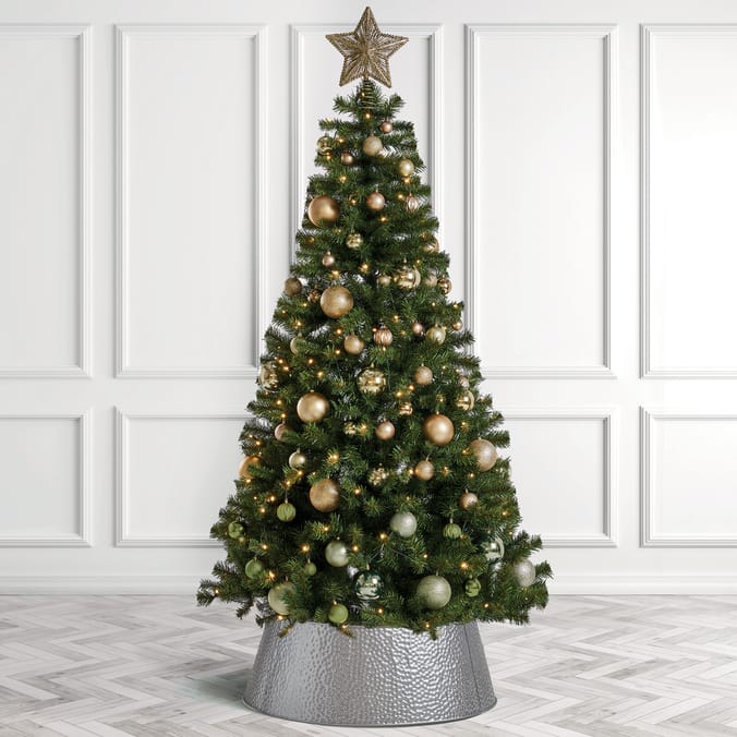 Winter Charm Large Metal Tree Skirt