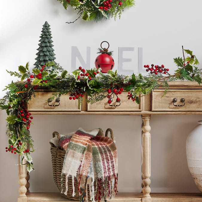 Winter Charm 5ft Red Berry Holy Garland