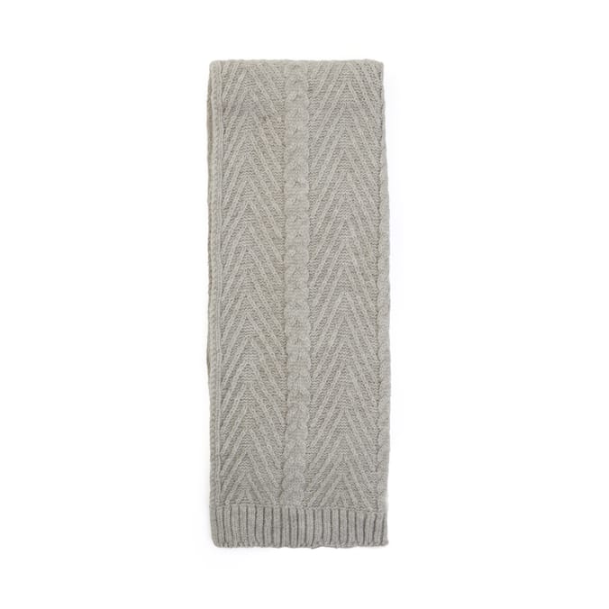 A La Mode Cable Knit Scarf