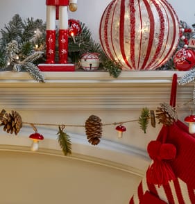 Winter Charm Mushroom & Pinecone Garland 1.5m