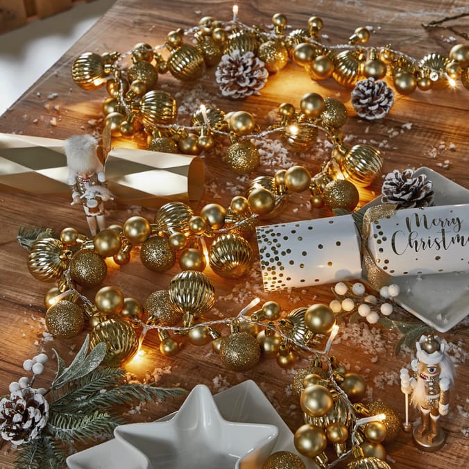 Festive Feeling Light Up Bauble Garland