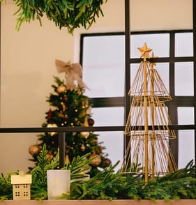 Winter Luxe Large Metal Tree Decoration