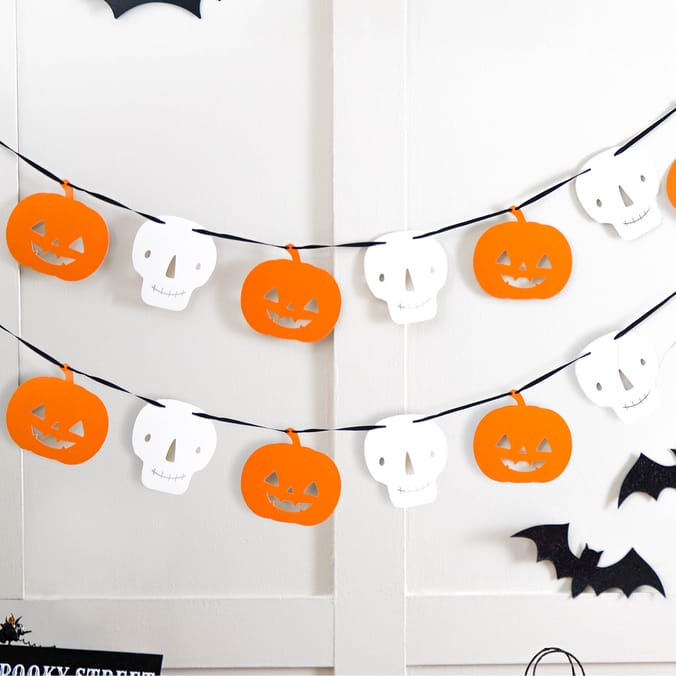 Hallow Scream Bunting