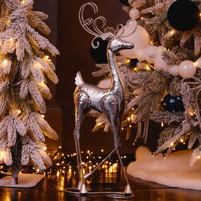 Frosted Spirit Metal Reindeer