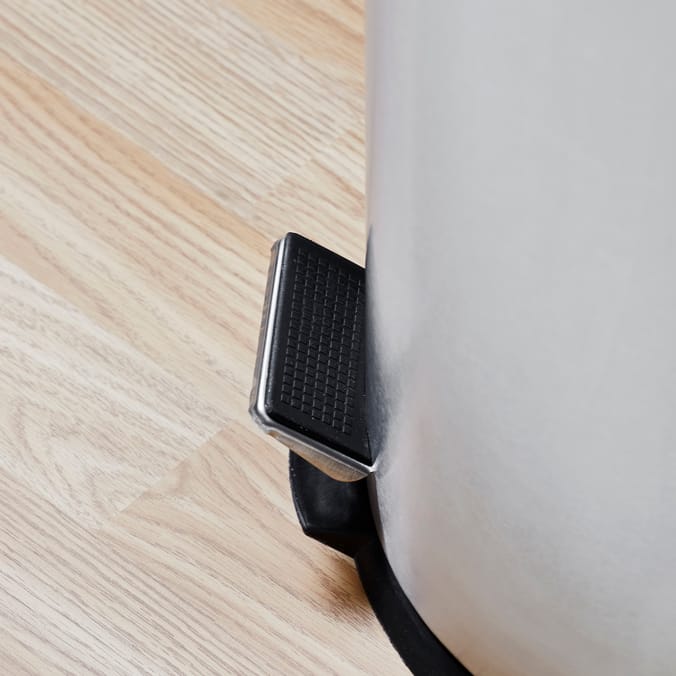 Home Collections 30 Litre Pedal Bin - Silver