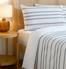 Home Collections Waffle Stripe Jacquard Duvet Set