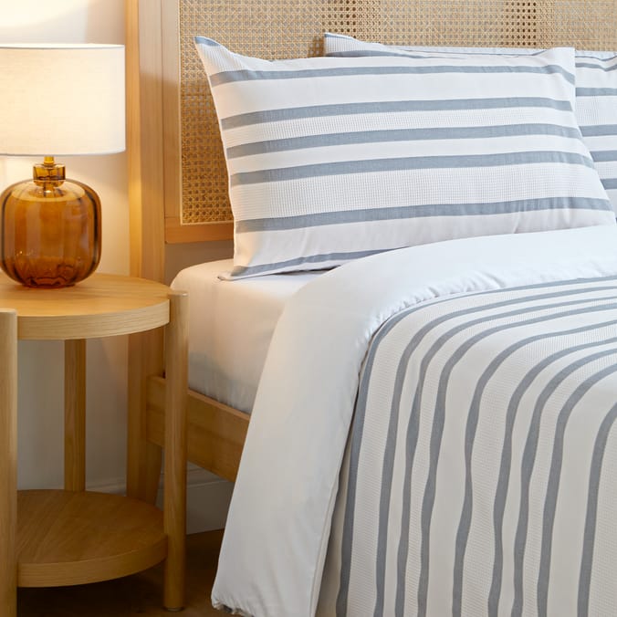 Home Collections Waffle Stripe Jacquard Duvet Set