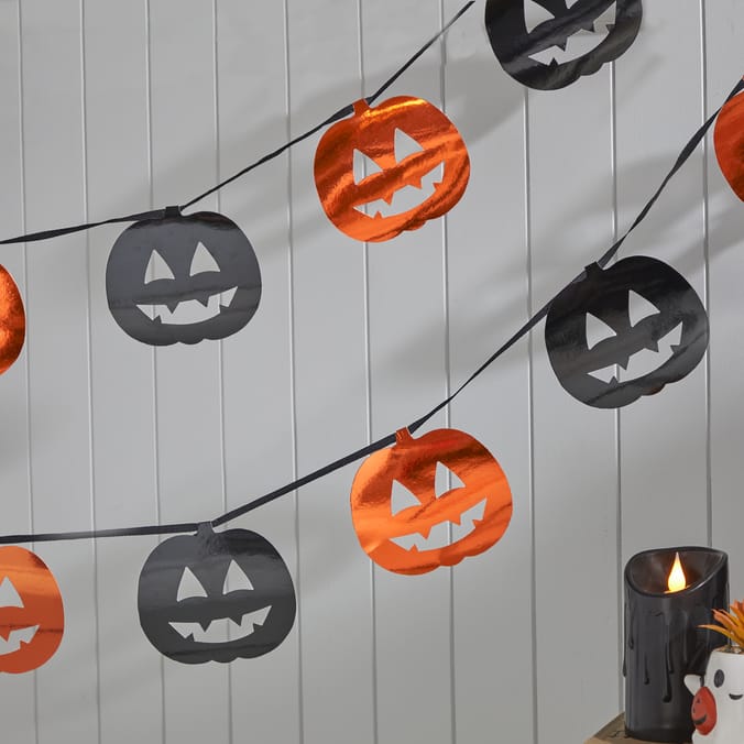 Hallow Scream Bunting