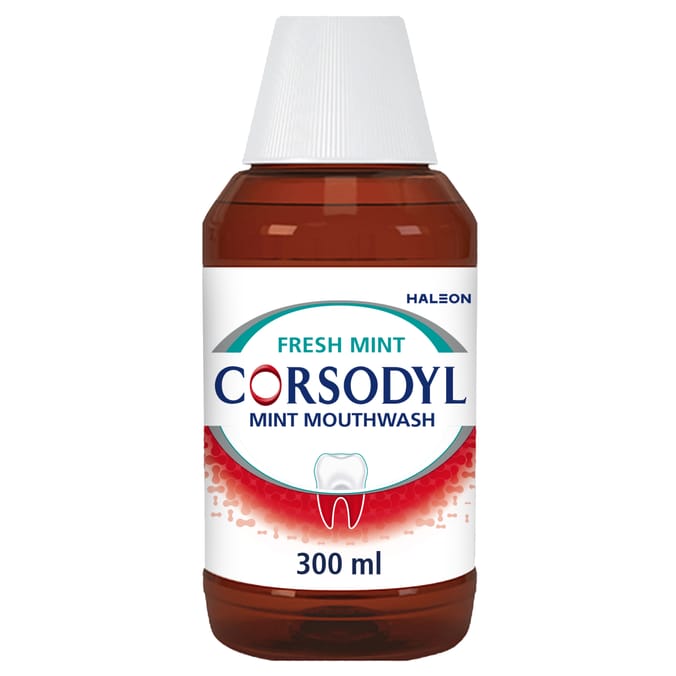 Corsodyl Medicated Antibacterial Mouthwash Fresh Mint 300ml