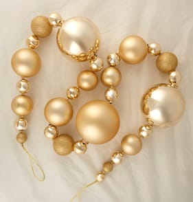 Festive Feeling Christmas Bauble Garland - Gold