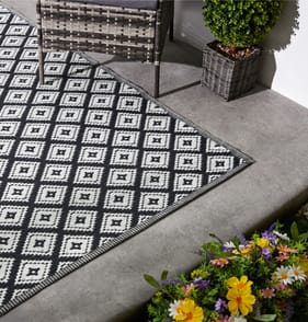 Jardin Garden Rug 150 x 240cm - Black Diamonds