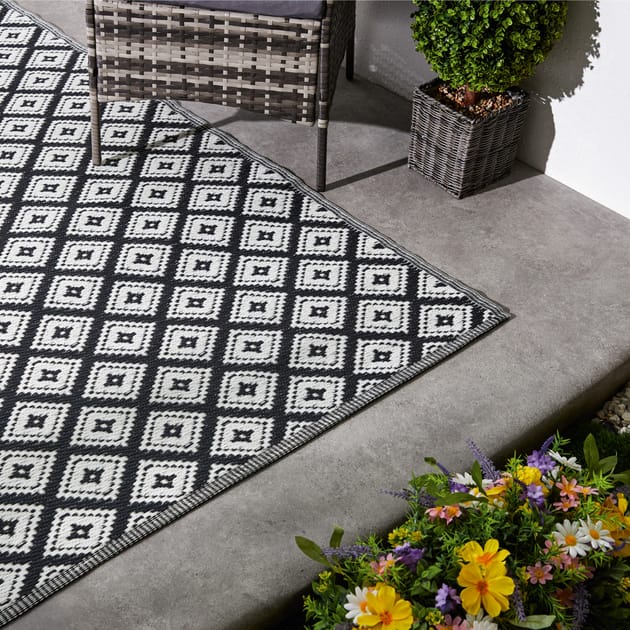 Jardin Garden Rug - Black Diamond | Home Bargains