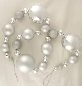 Festive Feeling Christmas Bauble Garland - Silver