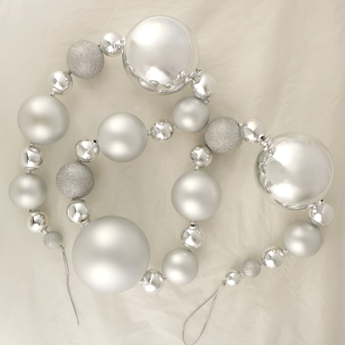 Festive Feeling Christmas Bauble Garland