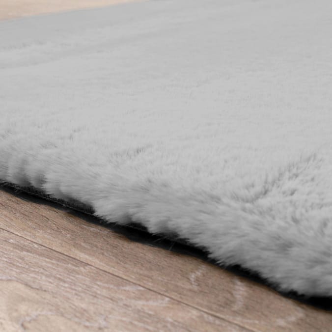 Luxe Plain Faux Fur Rug Silver Home Bargains