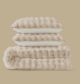 The Winter Warmer Collection Brushed Faux Fur Duvet Set - King Cream 