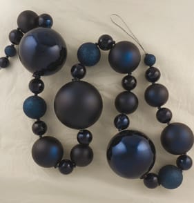 Festive Feeling Christmas Bauble Garland - Navy