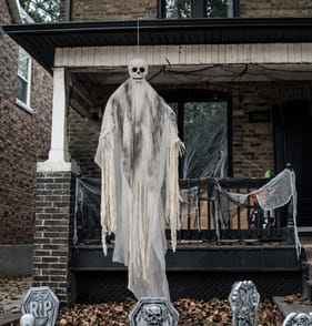 Hallow Scream 7ft Hanging Light Up Ghoul - Mummy
