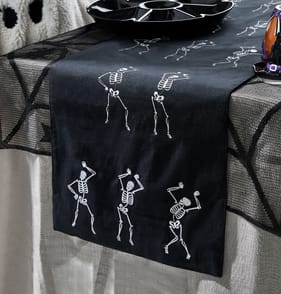 Hallow Scream Table Runner 1.8m - Skeleton