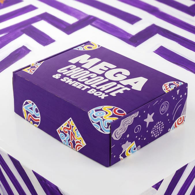 Mega Chocolate & Sweet Box 934g