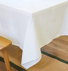 Festive Feeling Sparkle Table Cloth 229 x 132cm - Gold Sparkle