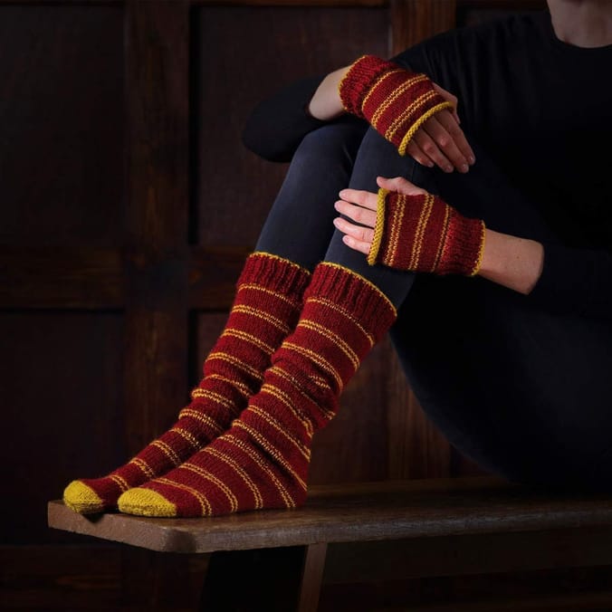Harry Potter Gryffindor Slouch Socks & Mittens Kit