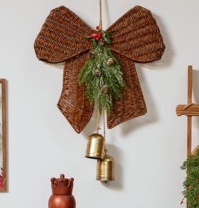 Festive Feeling Alpine Woods Christmas Rattan Bow With Bell