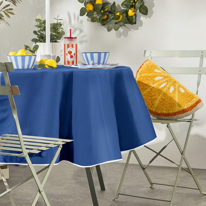The Outdoor Edit Traveller's Bazaar Round PVC Tablecloth - Blue