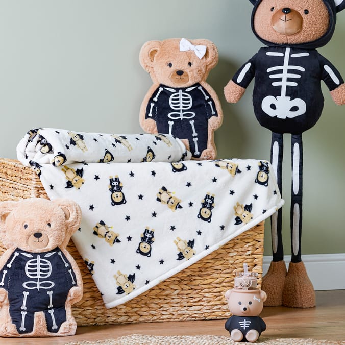 Hallow Scream Bear Print Throw