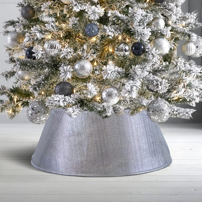 Festive Feeling Christmas Tree Skirt