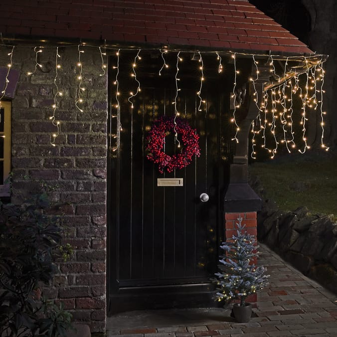 Prestige Mains Operated 240 LED Gutter Icicle Lights