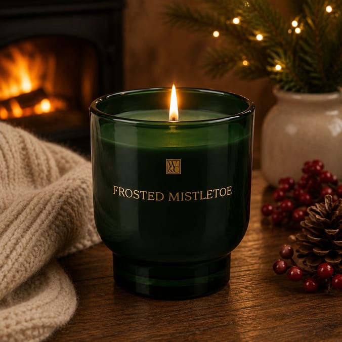 Wickford & Co Chistmas Scented Candle 250g - Frosted Mistletoe