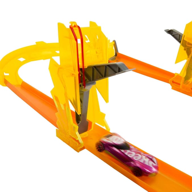 Hot Wheels Track Builder Lightning Themed Trackset