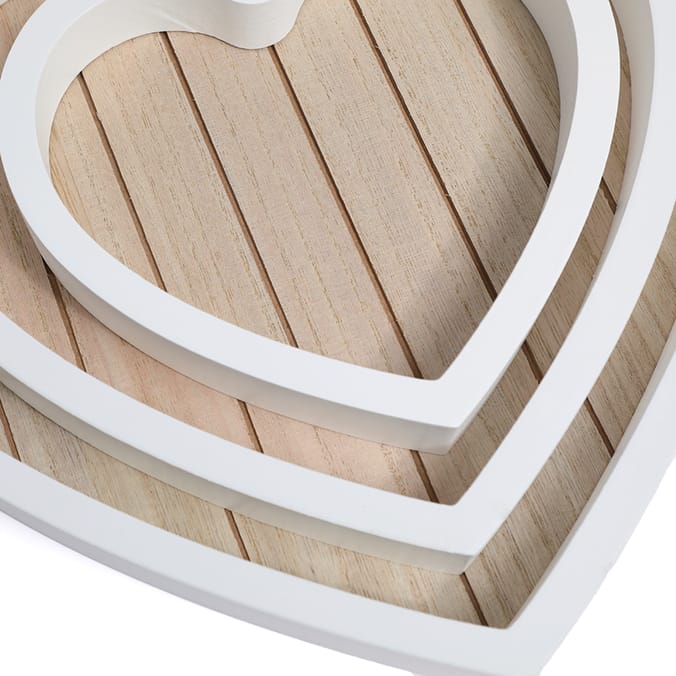 Home Collections Hamptons Wooden Heart Trays 3 Pack