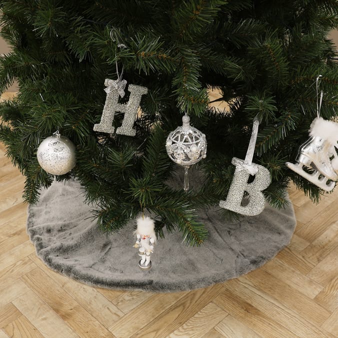 Nordic Spirit Luxury Faux Fur Tree Skirt