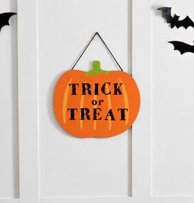 Hallow Scream Wooden Sign Decoration
