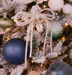 Frosted Spirit Diamonte Hanging Bow Decoration 