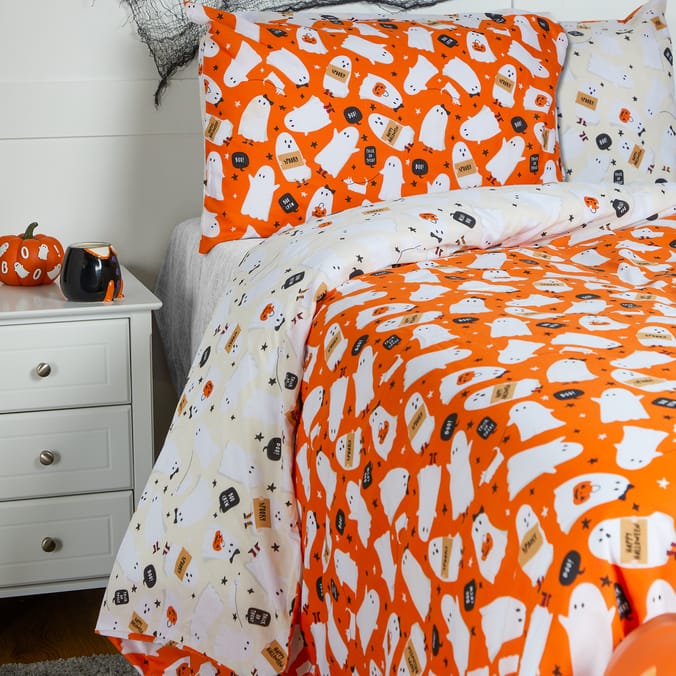 Hallow Scream Glow In The Dark Duvet Cover Set