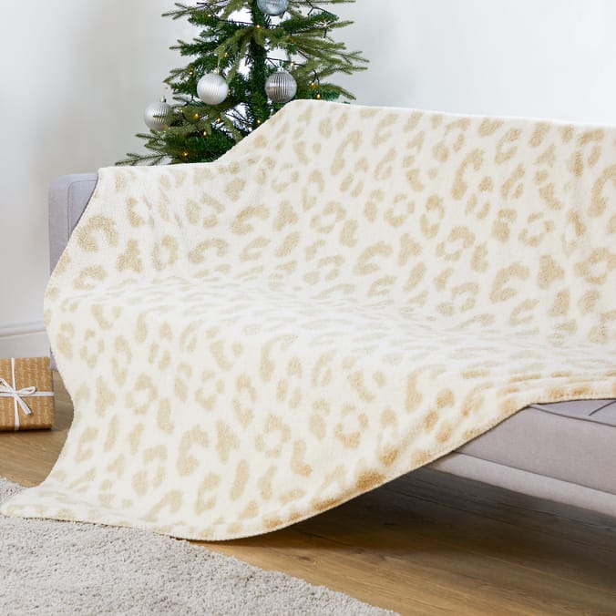 The Winter Warmer Collection Hollie Throw - Leopard