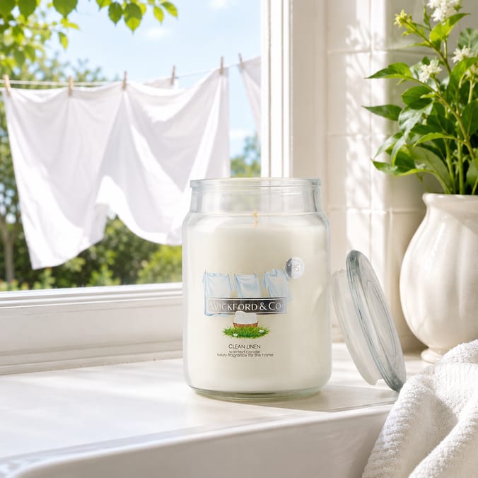 Wickford & Co Scented Candle 18oz - Clean Linen