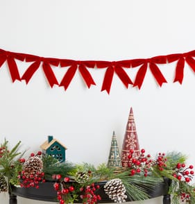 Winter Charm 1.8m Velvet Bow Christmas Garland - Red