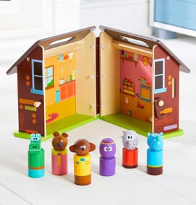 Hey Duggee Wooden Tabletop Easel - Hey Duggee Official Website