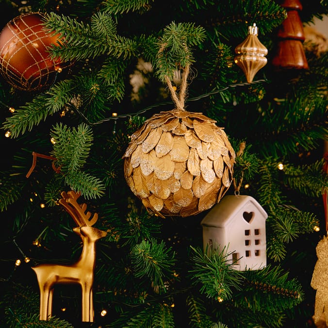 Winter Luxe Gold Leaves Bauble