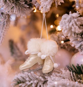 Frosted Spirit Ski Boots Hanging Decoration - Cream