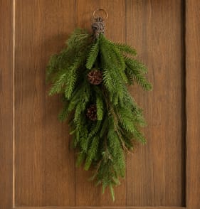 Festive Feeling 70cm Pine Bow Teardrop Swag