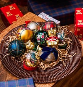 The Lifestyle Edit Timeless Christmas Baubles 15 Pack